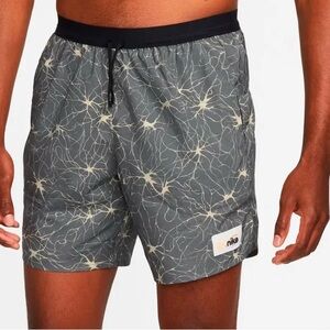 Nike Running Shorts Stride D.Y.E 7 Inch Inseam Sz 2 XL Brand New